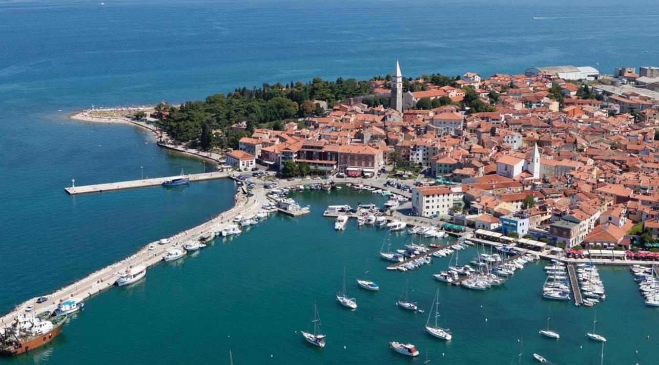 Sonce Apartment Izola Bagian luar foto